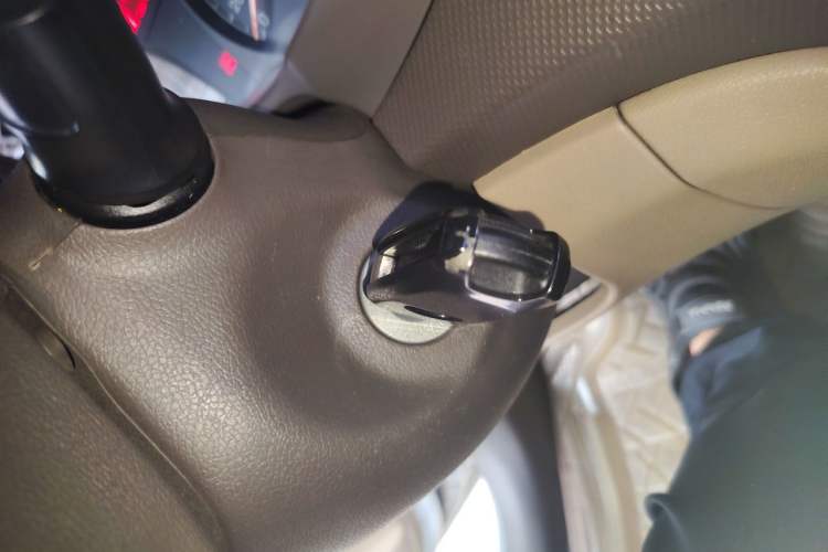 Used Hyundai Verna (older generation) 2010 Sedan 1.4L Automatic Comfort Model GS Vehicle Key
