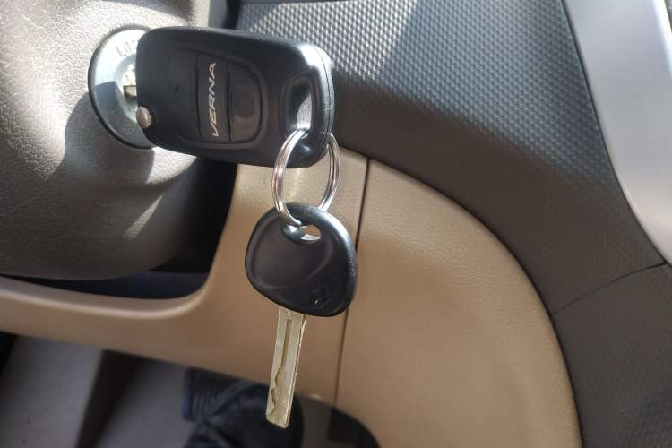Used Hyundai Verna (older generation) 2010 Sedan 1.4L Automatic Comfort Model GS Vehicle Key