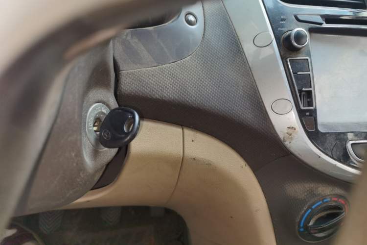 Used Hyundai Verna (older generation) 2010 Sedan 1.4L Manual Comfort GS Vehicle Key