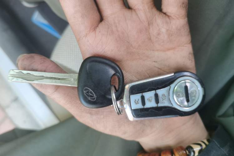 Used Hyundai Verna (older generation) 2010 Sedan 1.4L Manual Standard GL Model Vehicle Key