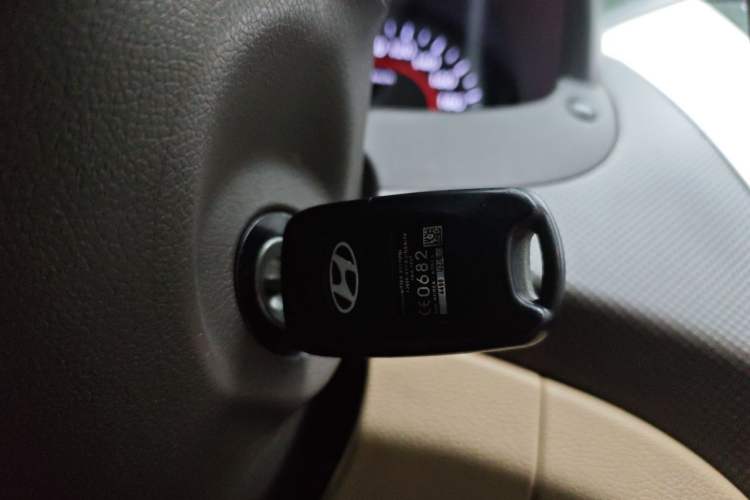 Used Hyundai Verna (older generation) 2010 Sedan 1.4L Automatic Fashionable GT Model Vehicle Key