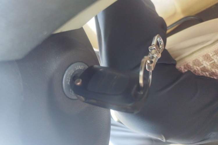 Used Hyundai Verna (older generation) 2010 Sedan 1.4L Manual Comfort GS Vehicle Key