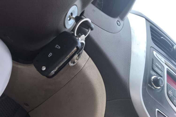 Used Hyundai Verna (older generation) 2010 Sedan 1.4L Manual Comfort GS Vehicle Key