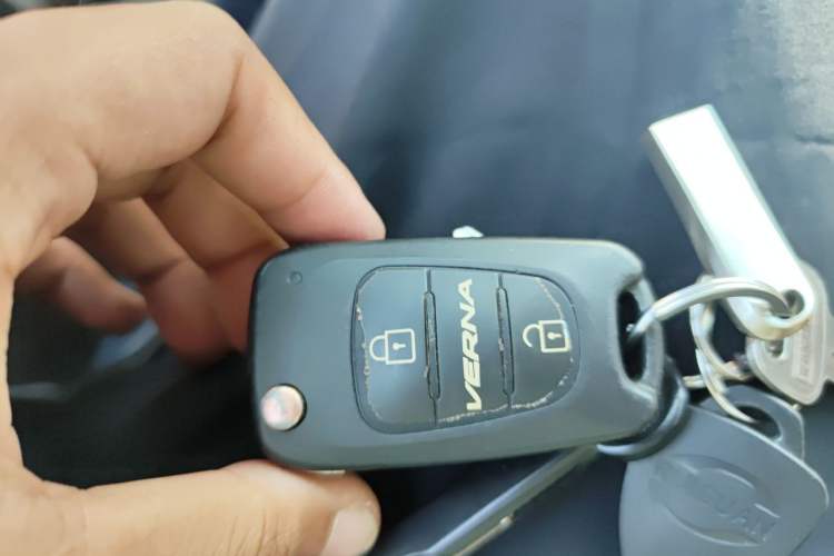 Used Hyundai Verna (older generation) 2010 Sedan 1.4L Automatic Fashionable GT Model Vehicle Key