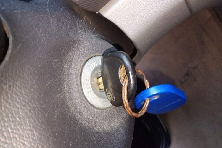 Used Hyundai Verna (older generation) 2010 Sedan 1.4L Manual Standard GL Model Vehicle Key