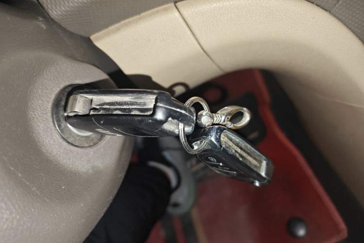 Used Hyundai Verna (older generation) 2010 Sedan 1.4L Manual Comfort GS Vehicle Key