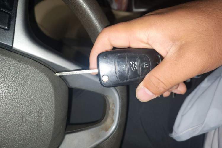 Used Hyundai Verna (older generation) 2010 Sedan 1.4L Manual Luxury GLS Trim Vehicle Key