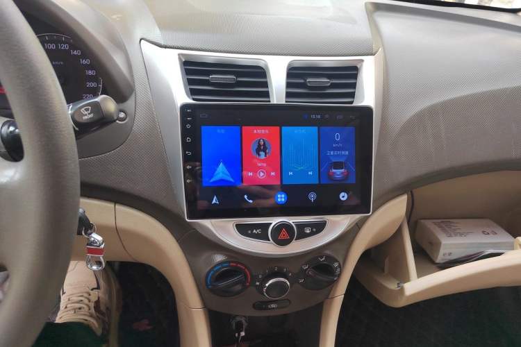 Used Hyundai Verna (older generation) 2010 Sedan 1.4L Automatic Fashionable GT Model Audio And AC Panel