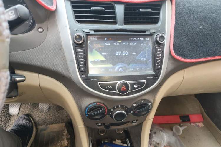 Used Hyundai Verna (older generation) 2010 Sedan 1.4L Manual Standard GL Model Audio And AC Panel