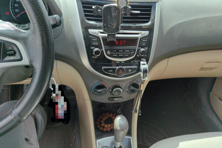 Used Hyundai Verna (older generation) 2010 Sedan 1.4L Automatic Luxury GLS Trim Audio And AC Panel