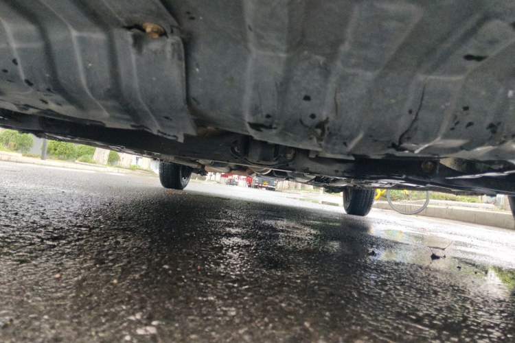 Used Hyundai Verna (older generation) 2010 Sedan 1.4L Manual Comfort GS Chassis Front