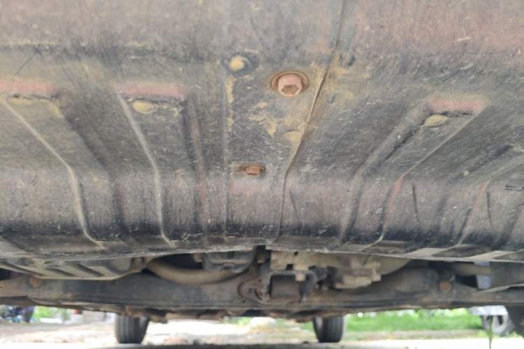 Used Hyundai Verna (older generation) 2010 Sedan 1.4L Manual Comfort GS Chassis Front