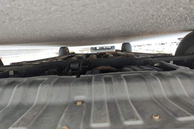 Used Hyundai Verna (older generation) 2010 Sedan 1.4L Manual Comfort GS Chassis Front