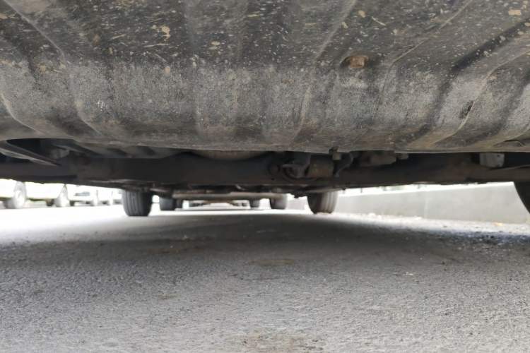 Used Hyundai Verna (older generation) 2010 Sedan 1.4L Manual Comfort GS Chassis Front