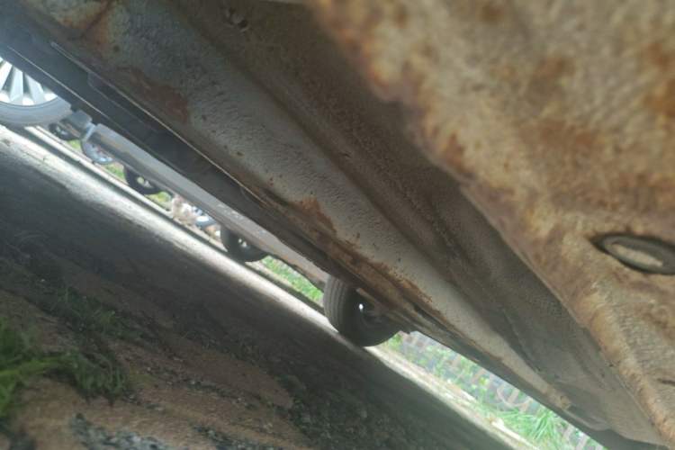 Used Hyundai Verna (older generation) 2010 Sedan 1.4L Manual Comfort GS Chassis Front Left