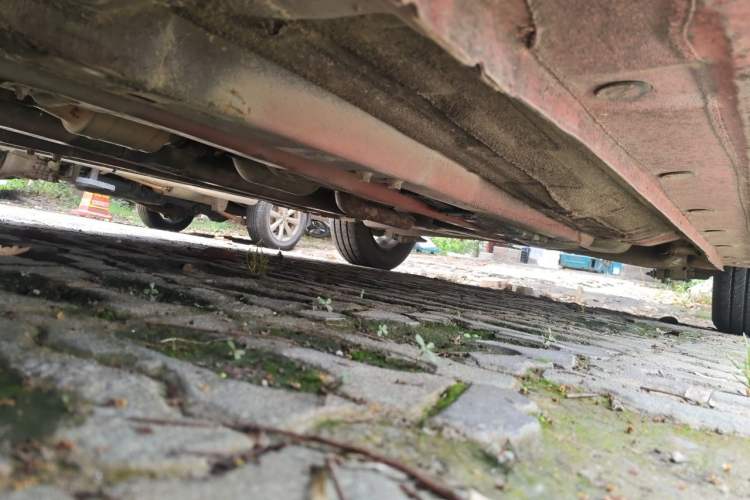 Used Hyundai Verna (older generation) 2010 Sedan 1.4L Manual Comfort GS Chassis Front Left
