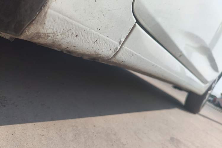 Used Hyundai Verna (older generation) 2010 Sedan 1.4L Automatic Comfort Model GS Chassis Front Left