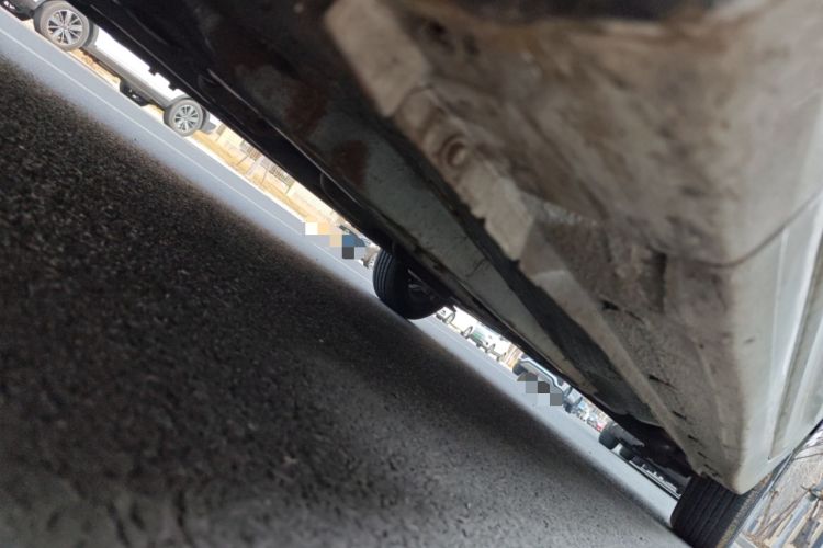 Used Hyundai Verna (older generation) 2010 Sedan 1.4L Manual Comfort GS Chassis Front Left