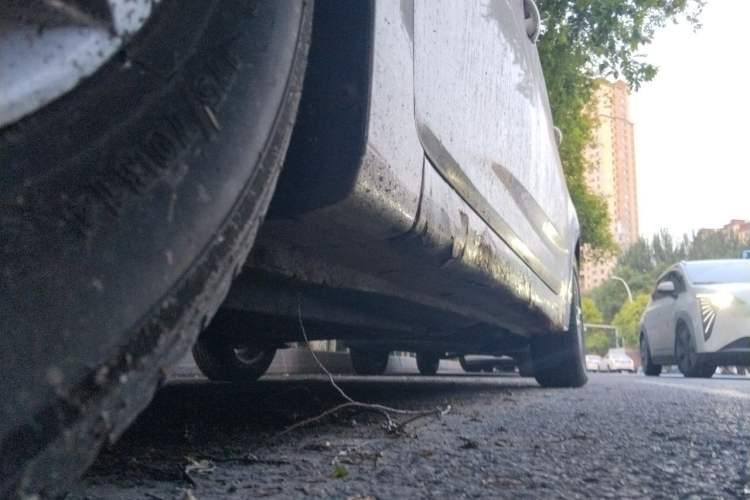 Used Hyundai Verna (older generation) 2010 Sedan 1.4L Manual Comfort GS Chassis Front Left