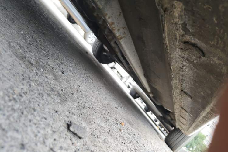 Used Hyundai Verna (older generation) 2010 Sedan 1.4L Manual Comfort GS Chassis Front Left