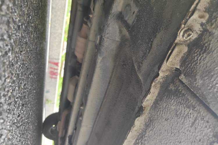 Used Hyundai Verna (older generation) 2010 Sedan 1.4L Manual Comfort GS Chassis Front Left
