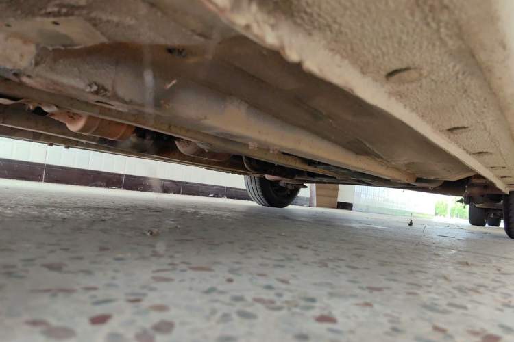 Used Hyundai Verna (older generation) 2010 Sedan 1.4L Manual Comfort GS Chassis Front Left