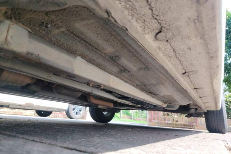 Used Hyundai Verna (older generation) 2010 Sedan 1.4L Manual Comfort GS Chassis Front Left