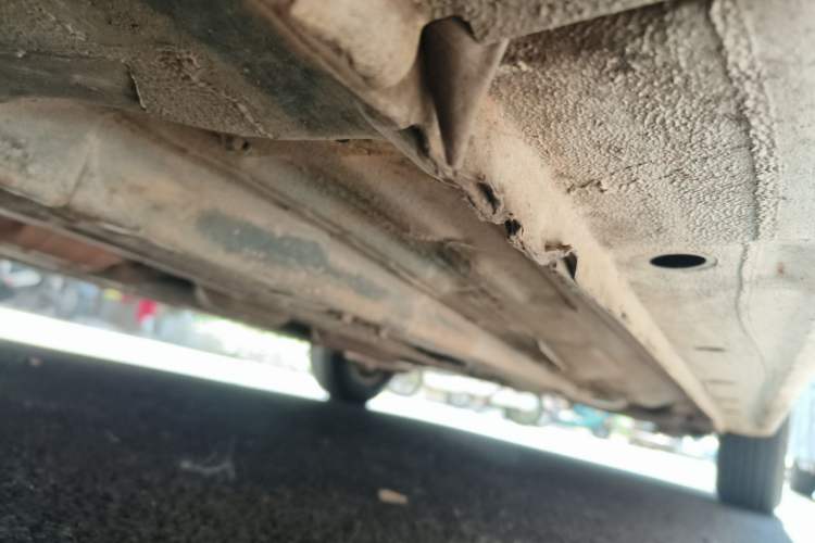 Used Hyundai Verna (older generation) 2010 Sedan 1.4L Automatic Comfort Model GS Chassis Front Left