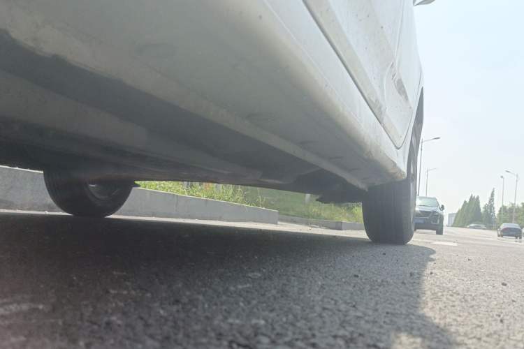 Used Hyundai Verna (older generation) 2010 Sedan 1.4L Automatic Comfort Model GS Chassis Front Left