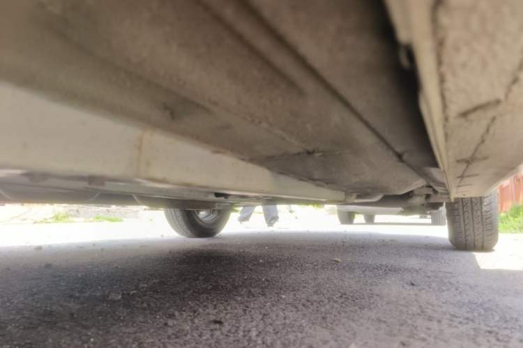 Used Hyundai Verna (older generation) 2010 Sedan 1.4L Manual Comfort GS Chassis Front Left