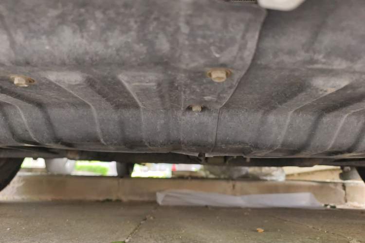 Used Hyundai Verna (older generation) 2010 Sedan 1.4L Manual Standard GL Model Chassis Front