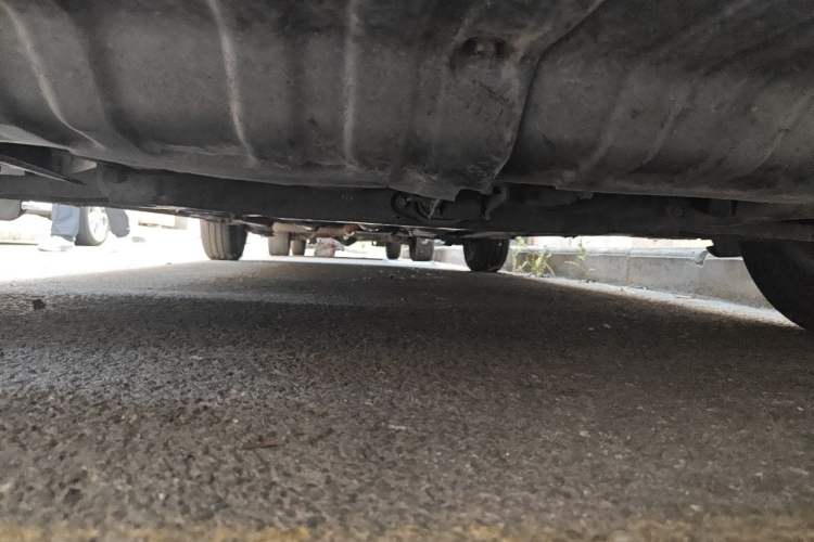 Used Hyundai Verna (older generation) 2010 Sedan 1.4L Manual Comfort GS Chassis Front
