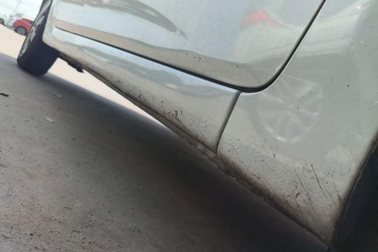 Used Hyundai Verna (older generation) 2010 Sedan 1.4L Automatic Comfort Model GS Chassis Front Right