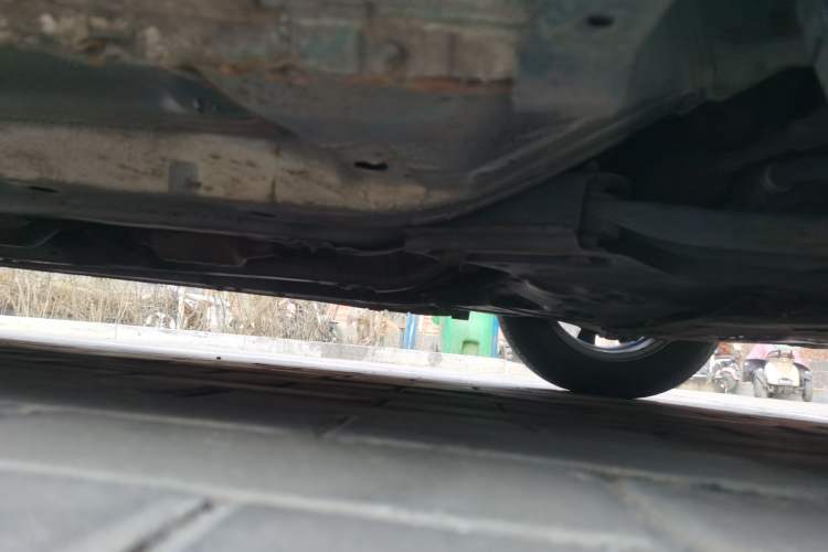 Used Hyundai Verna (older generation) 2010 Sedan 1.4L Automatic Comfort Model GS Chassis Front Right