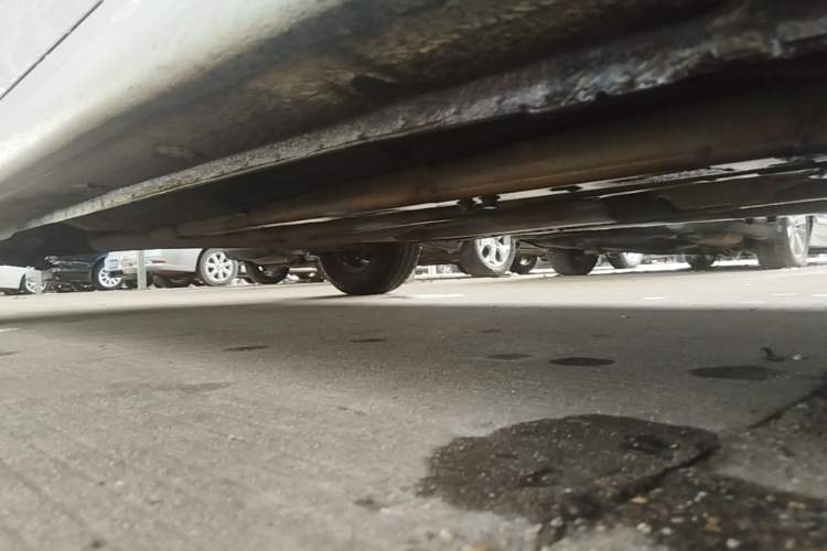 Used Hyundai Verna (older generation) 2010 Sedan 1.4L Manual Comfort GS Chassis Front Right