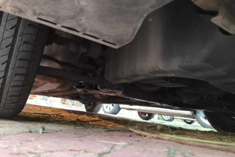 Used Hyundai Verna (older generation) 2010 Sedan 1.4L Manual Comfort GS Chassis Front Right