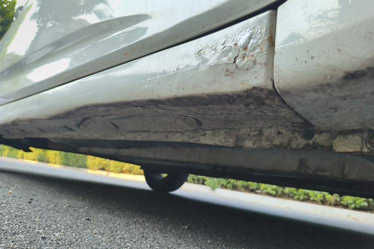 Used Hyundai Verna (older generation) 2010 Sedan 1.4L Manual Comfort GS Chassis Front Right