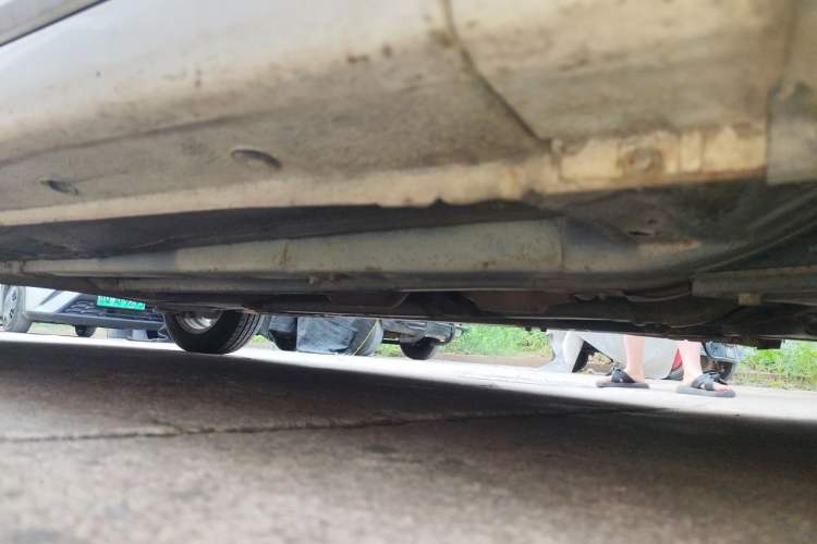 Used Hyundai Verna (older generation) 2010 Sedan 1.4L Manual Standard GL Model Chassis Front Right
