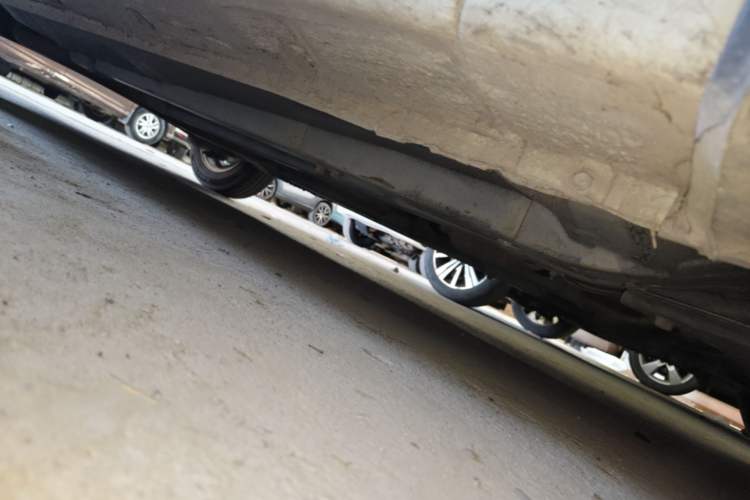 Used Hyundai Verna (older generation) 2010 Sedan 1.4L Automatic Comfort Model GS Chassis Front Right