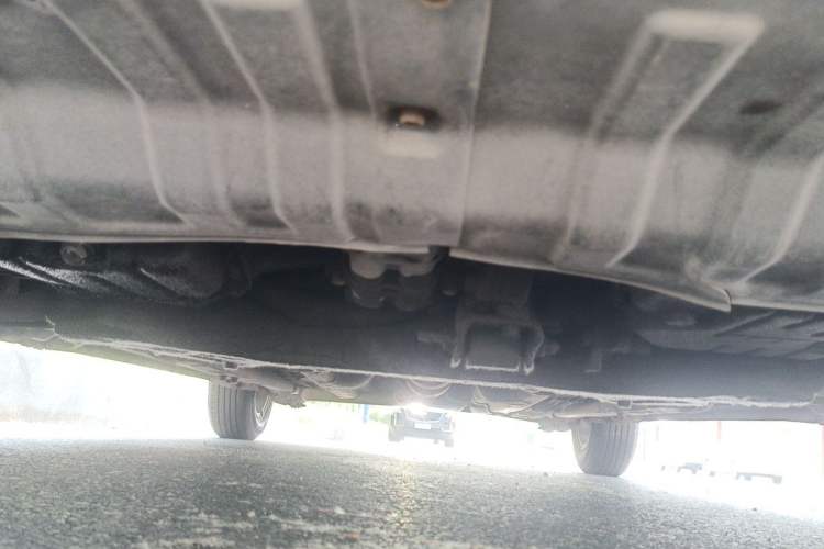 Used Hyundai Verna (older generation) 2010 Sedan 1.4L Automatic Comfort Model GS Chassis Front