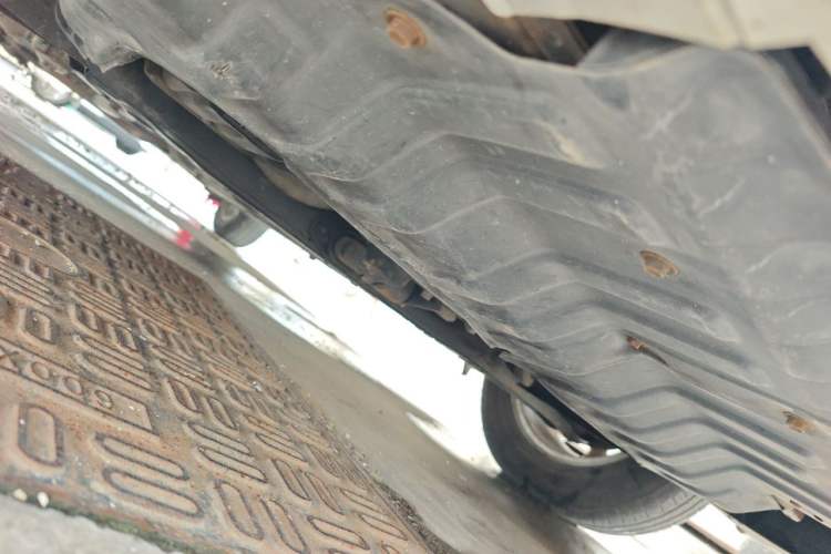 Used Hyundai Verna (older generation) 2010 Sedan 1.4L Manual Comfort GS Chassis Front