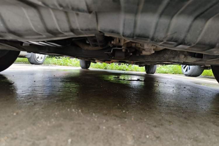 Used Hyundai Verna (older generation) 2010 Sedan 1.4L Manual Comfort GS Chassis Front