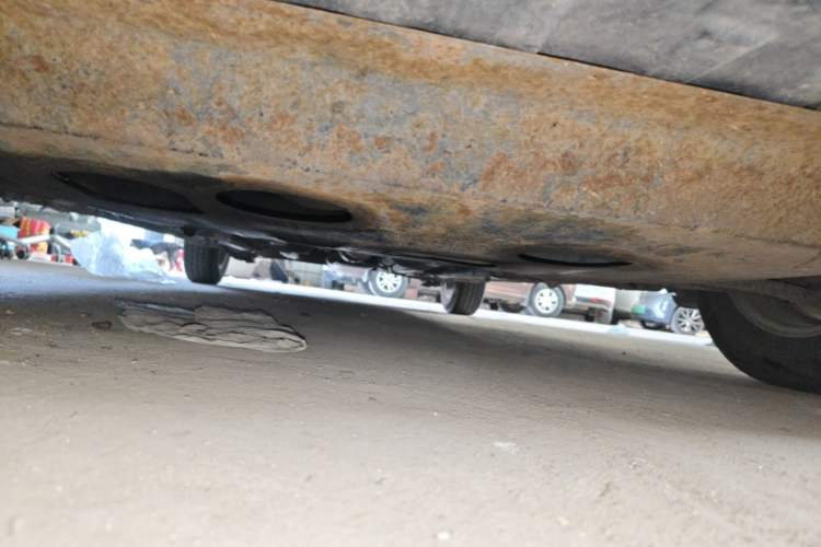 Used Hyundai Verna (older generation) 2010 Sedan 1.4L Automatic Comfort Model GS Chassis Front