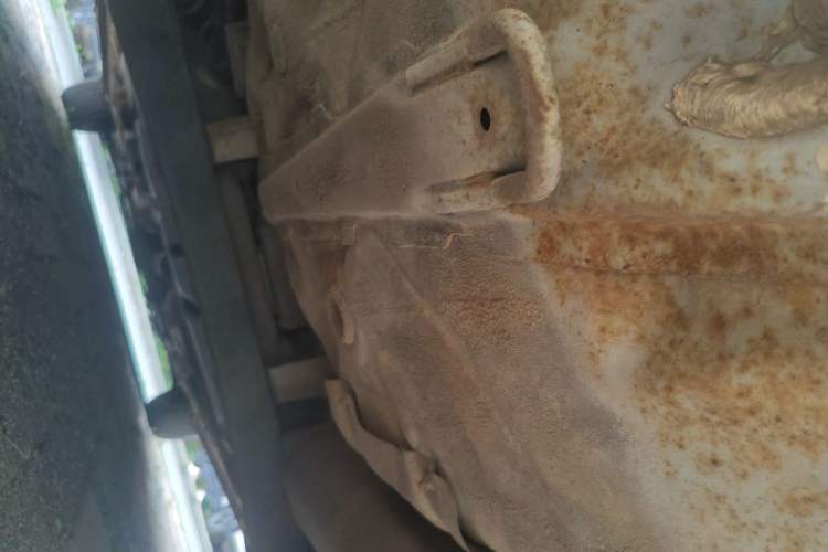 Used Hyundai Verna (older generation) 2010 Sedan 1.4L Manual Comfort GS Chassis Rear