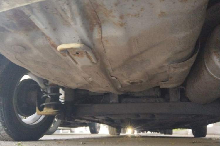 Used Hyundai Verna (older generation) 2010 Sedan 1.4L Manual Comfort GS Chassis Rear