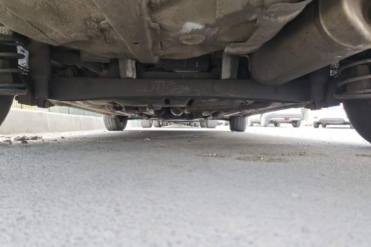 Used Hyundai Verna (older generation) 2010 Sedan 1.4L Manual Comfort GS Chassis Rear