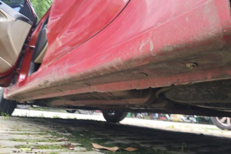 Used Hyundai Verna (older generation) 2010 Sedan 1.4L Manual Comfort GS Chassis Rear Left