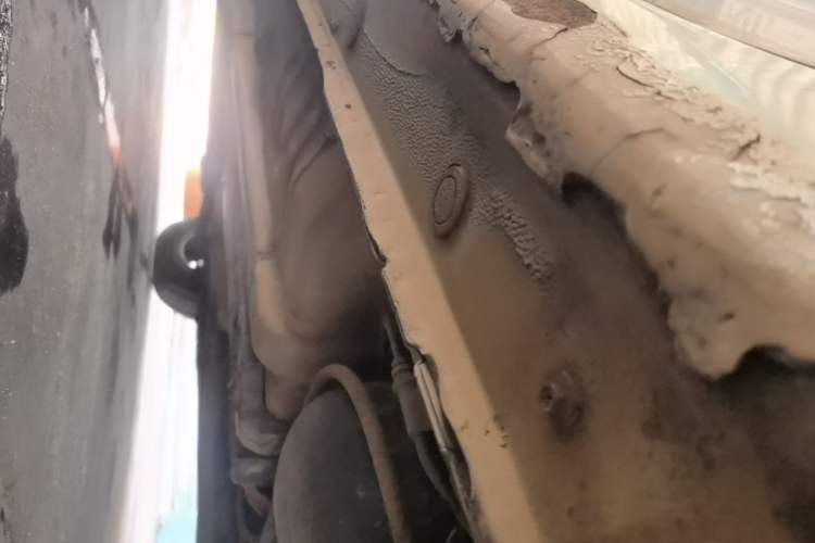 Used Hyundai Verna (older generation) 2010 Sedan 1.4L Automatic Fashionable GT Model Chassis Rear Left