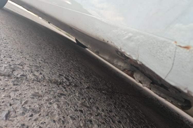 Used Hyundai Verna (older generation) 2010 Sedan 1.4L Manual BLUE Model Chassis Rear Left