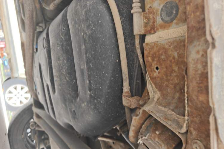 Used Hyundai Verna (older generation) 2010 Sedan 1.4L Automatic Comfort Model GS Chassis Rear Left